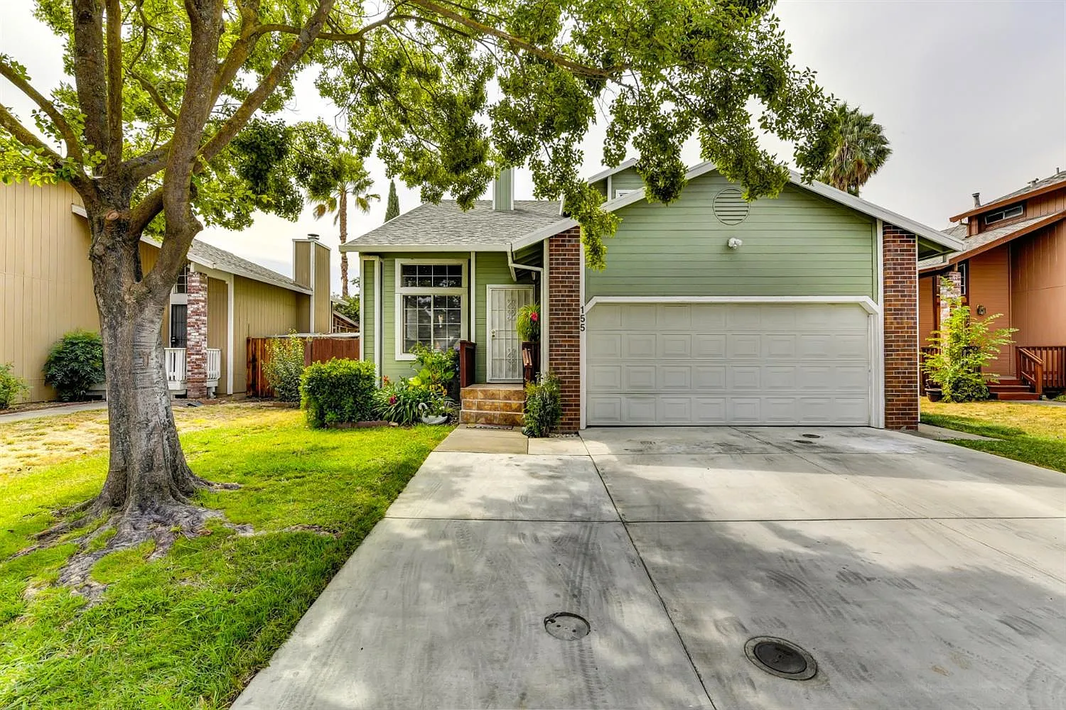 155 Creekside Cir photo 1