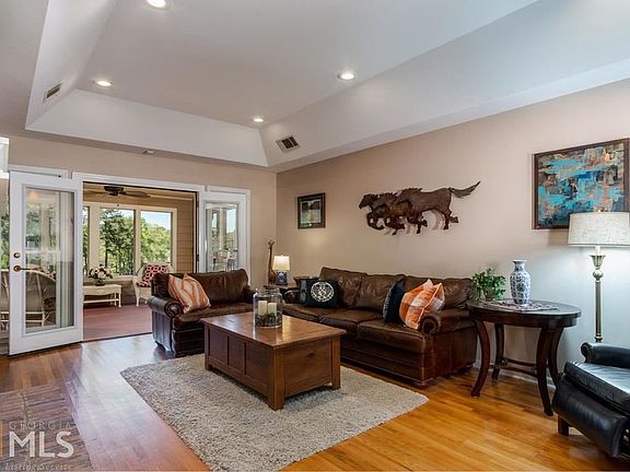 4th image of 2450 Camden Glen Ct