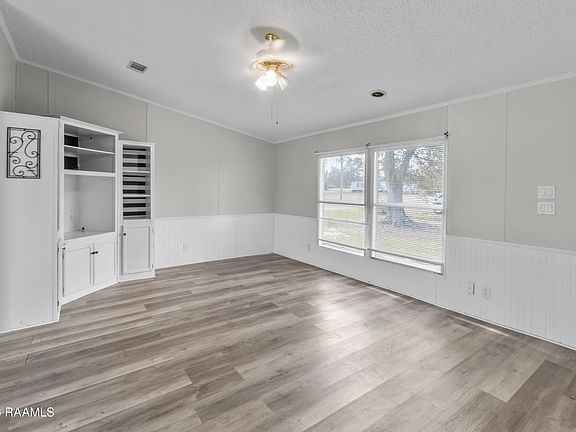 4th image of 1002 Janine Dr