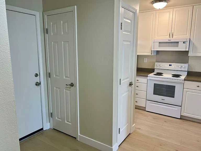 209 Stony Point Rd #E — Photo 7