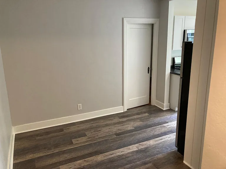 210 S Allen St #8 — Photo 4