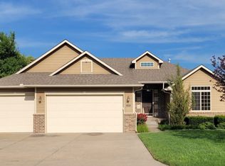 704 Reflection Cv, Winfield, KS 67156