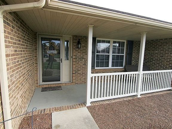 3rd image of 320 Cottonwood Ln