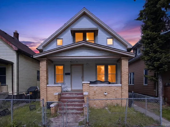 13486 Gallagher St, Hamtramck, MI 48212