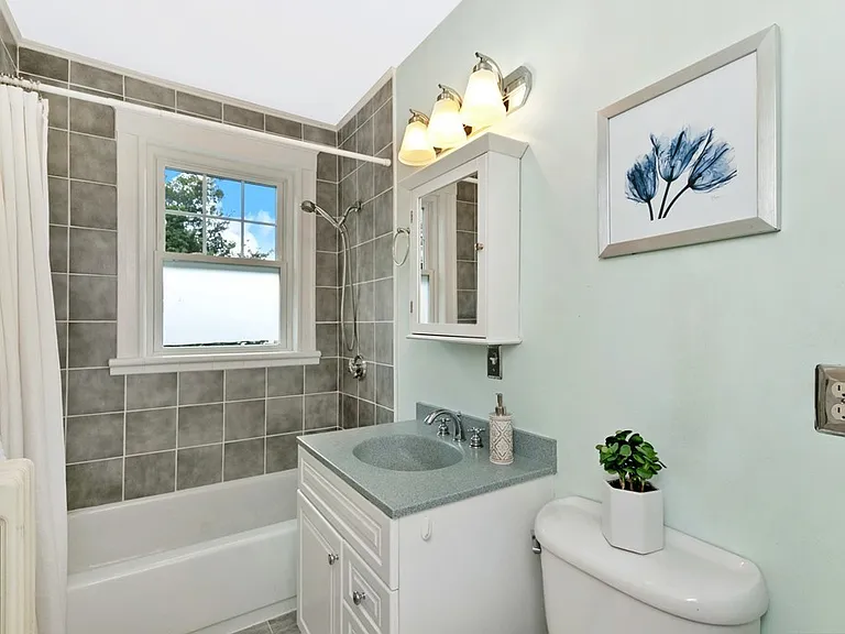 47 Seaverns Ave #2R — Photo 6