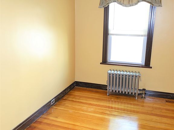 5th image of 9 Spring St #2