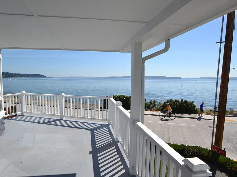 3504 Beach Dr SW — Photo 6