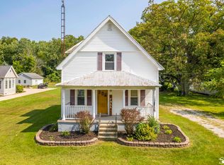 8062 Adler Rd, Lambertville, MI 48144