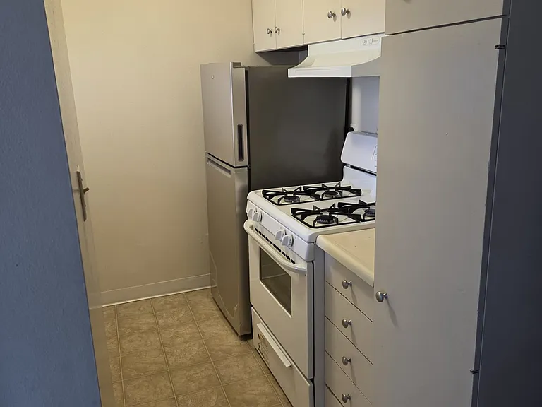 An example of a kitchen area