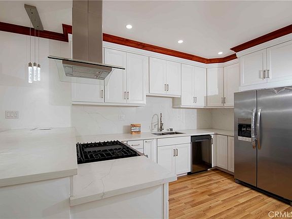 4th image of 1330 W 48th St