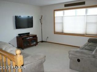 3607 River Dr S, Fargo, ND 58104