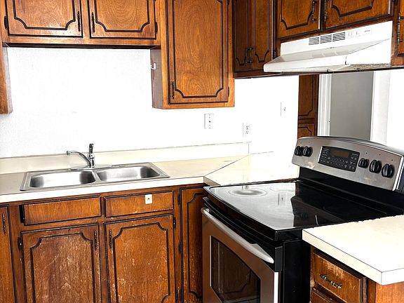 2nd image of 2135 Hohokam Dr