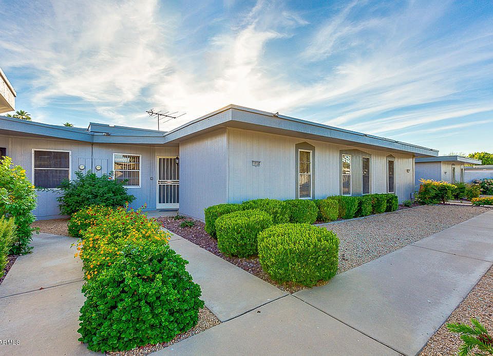 1st image of 10568 W Palmeras Dr