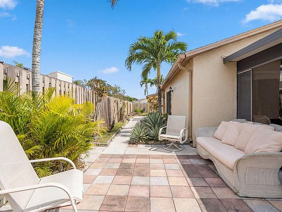 5th image of 5871 Mirror Lakes Boulevard