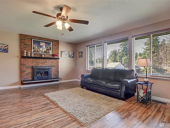 The 2138 sq.ft. home features new beautiful and durable high quality laminate floors throughout. The natural gas fireplace is perfect in this spacious living room. Large windows bring in natural light year around. 