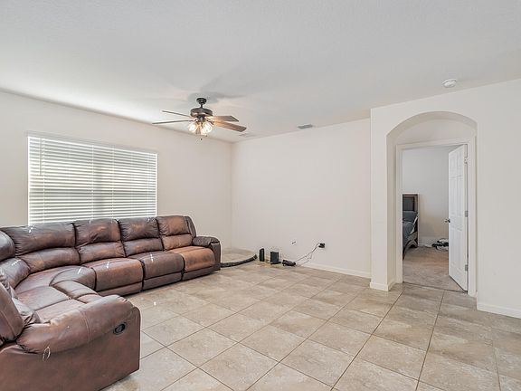 4th image of 1572 Salazar St SE