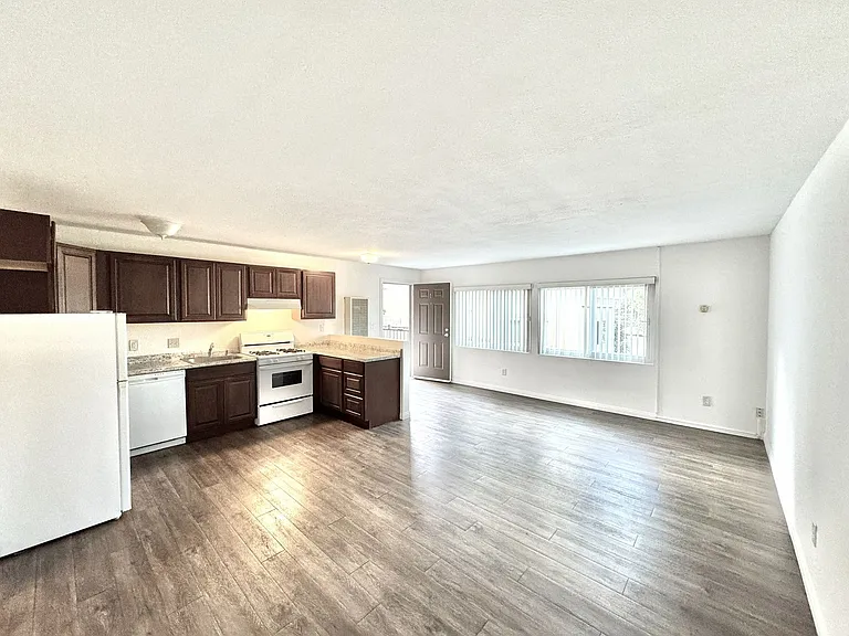 La Casa Loma — Photo 1