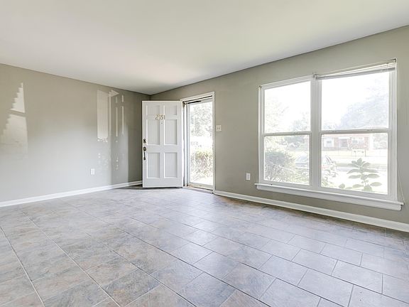 4th image of 2151 Binford Ln #1