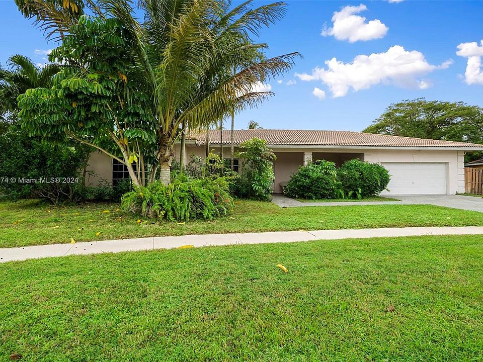 1st image of 501 Lake Tree Dr