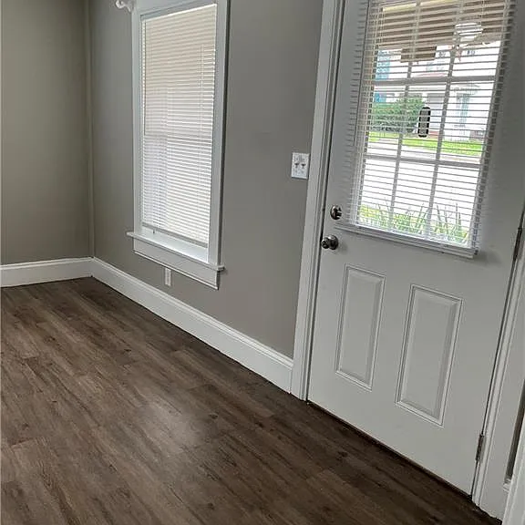 2132 Wayne Ave — Photo 3