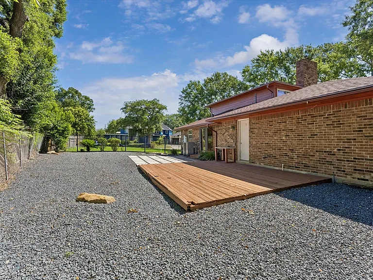 3232 Parkwood Dr — Photo 27