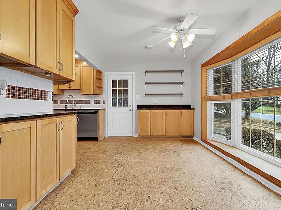 4th image of 12624 Billington Rd