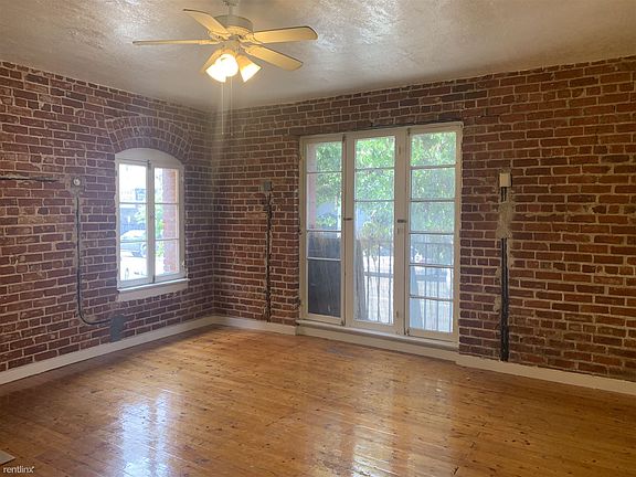 4th image of 746 S Normandie Ave #8402418