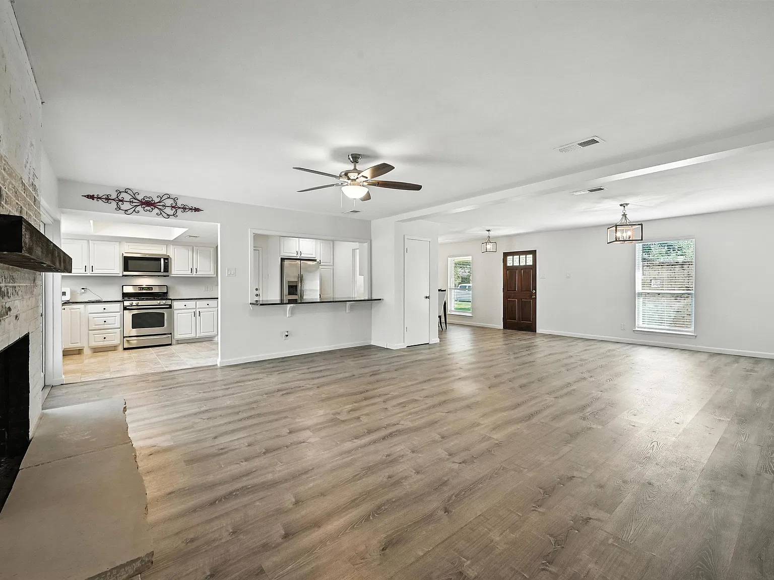 4 bed, 1941 sqft, $2,650 — Photo 3