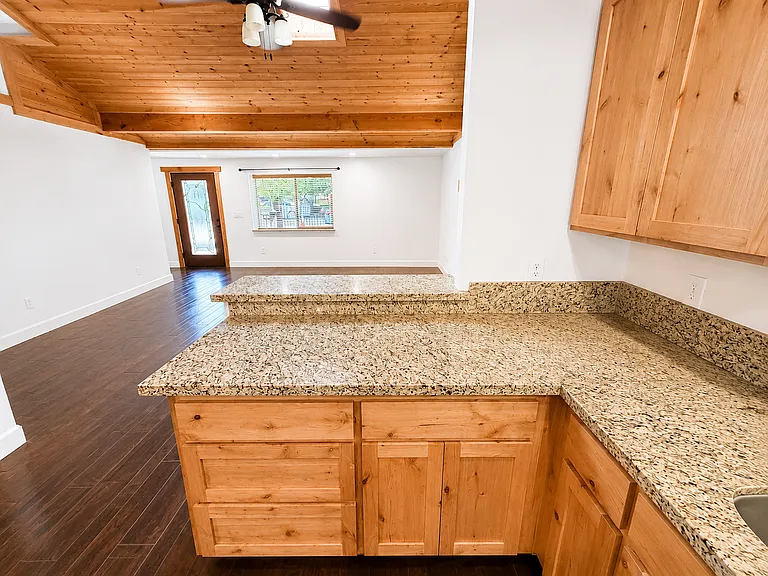 2245 Ceanothus Ave — Photo 35