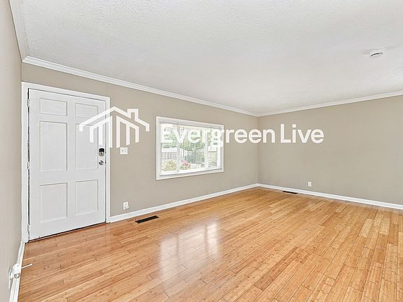 4th image of 9502 Crestbrook Dr