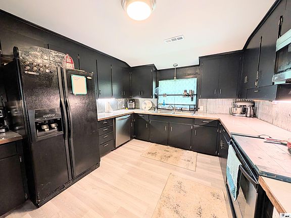 5th image of 1606 Woodland Pl