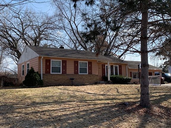 3rd image of 1454 Price Ave E