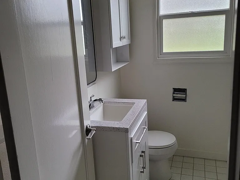423 E Barrymore St — Photo 17