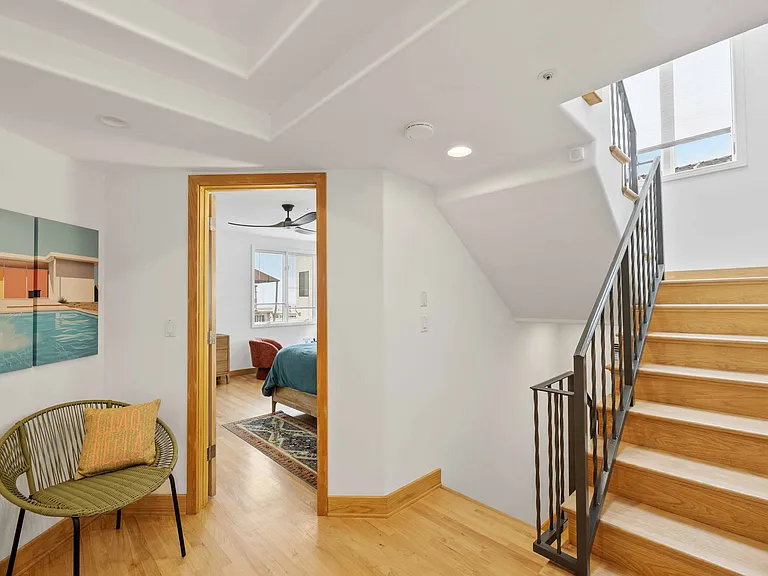 121 Marine Pl — Photo 20