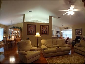 3rd image of 4166 NE 18th Ave