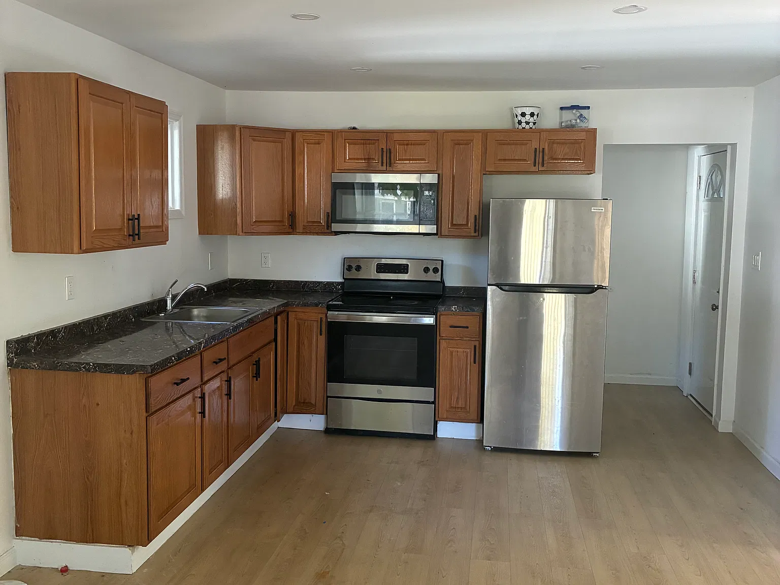 2 bed, 1145 sqft, $2,250 — Photo 2