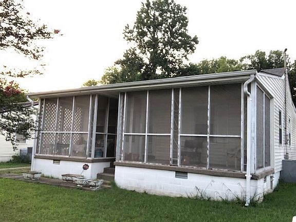 2nd image of 210 Austin St
