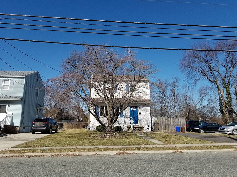 2nd image of 125 E Evesham Ave
