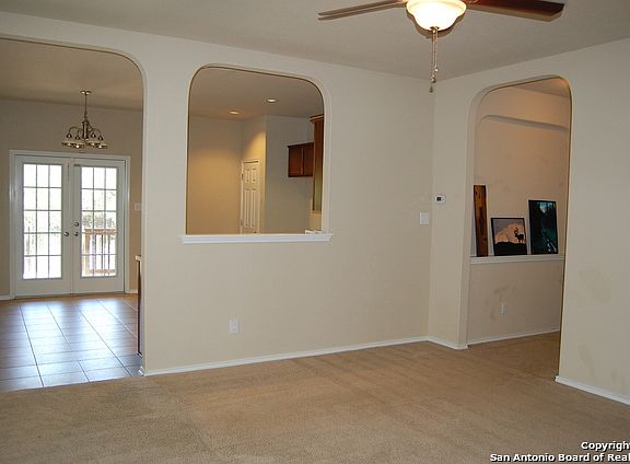 5th image of 128 Katherine Way