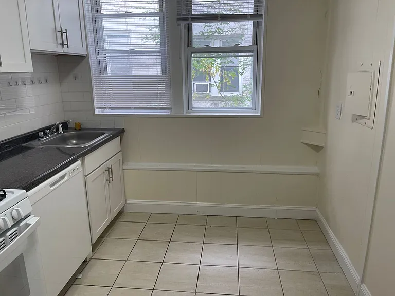 524 Cambridge St #3 — Photo 11