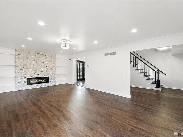 48156 Virginia Ct — Photo 9