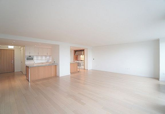 5th image of 212 Warren St APT 4J