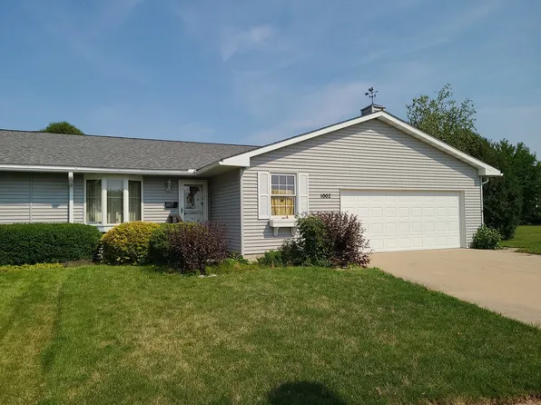 1002 Sunset Ter, Rochelle, IL 61068