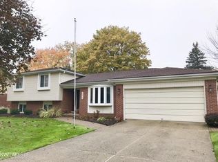 4279 Gatesford Circle Dr, Troy, MI 48085