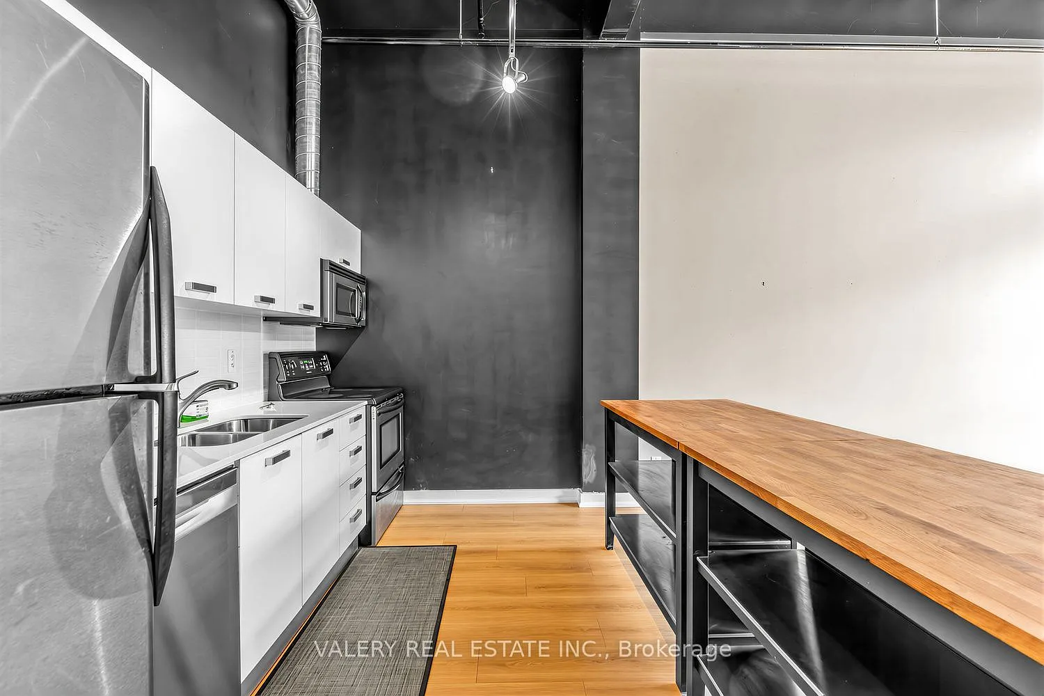1 bed, $2,995 — Photo 2