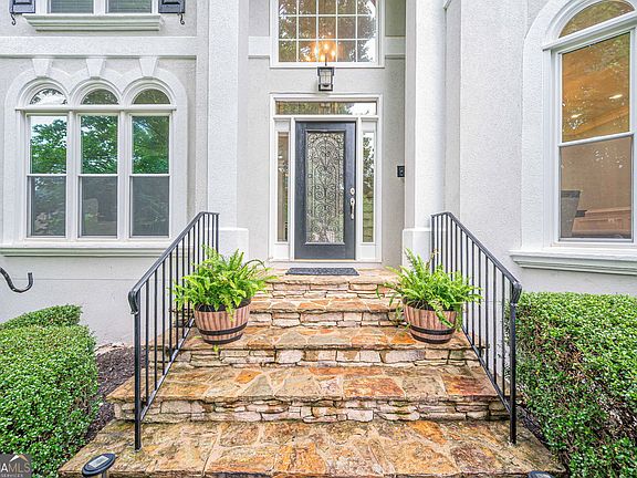 2nd image of 10425 High Falls Cir