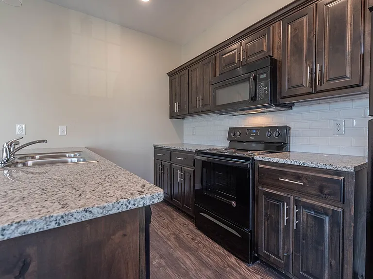 719 S. Main Ave — Photo 25