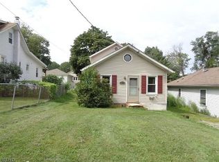 18 Woodsedge Ave, Budd Lake, NJ 07828