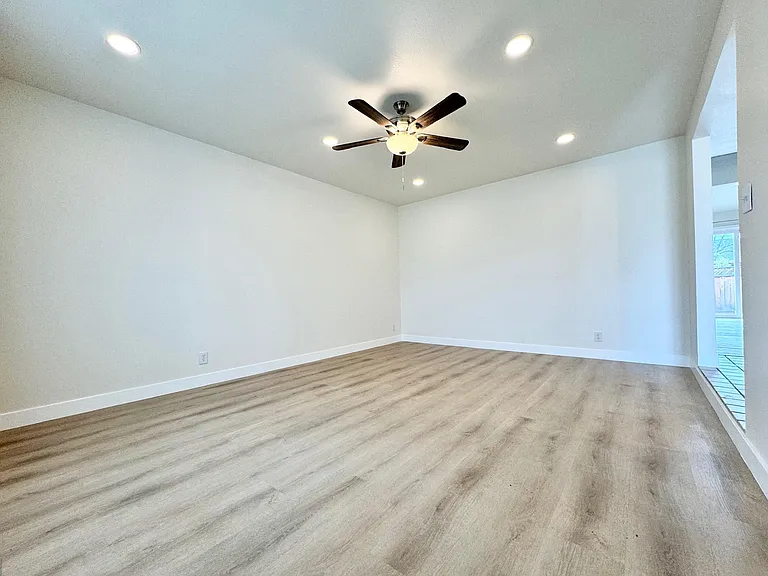 64 Guava Blossom Ct — Photo 25