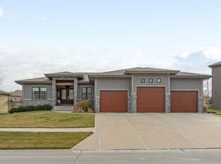 19503 Josephine St, Gretna, NE 68028